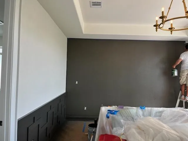 Mellados Painters on an interior painting up close job in Austin